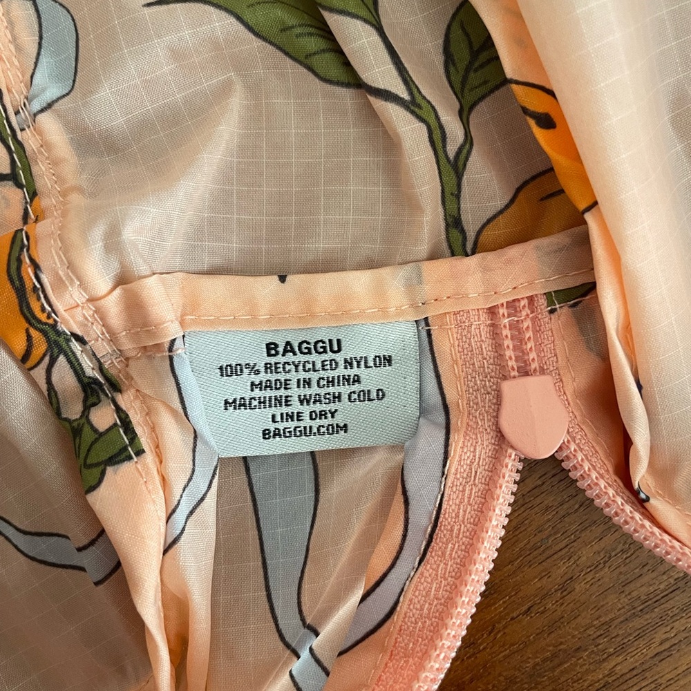 BAGGU small Packing cube! - Picture 6 of 7